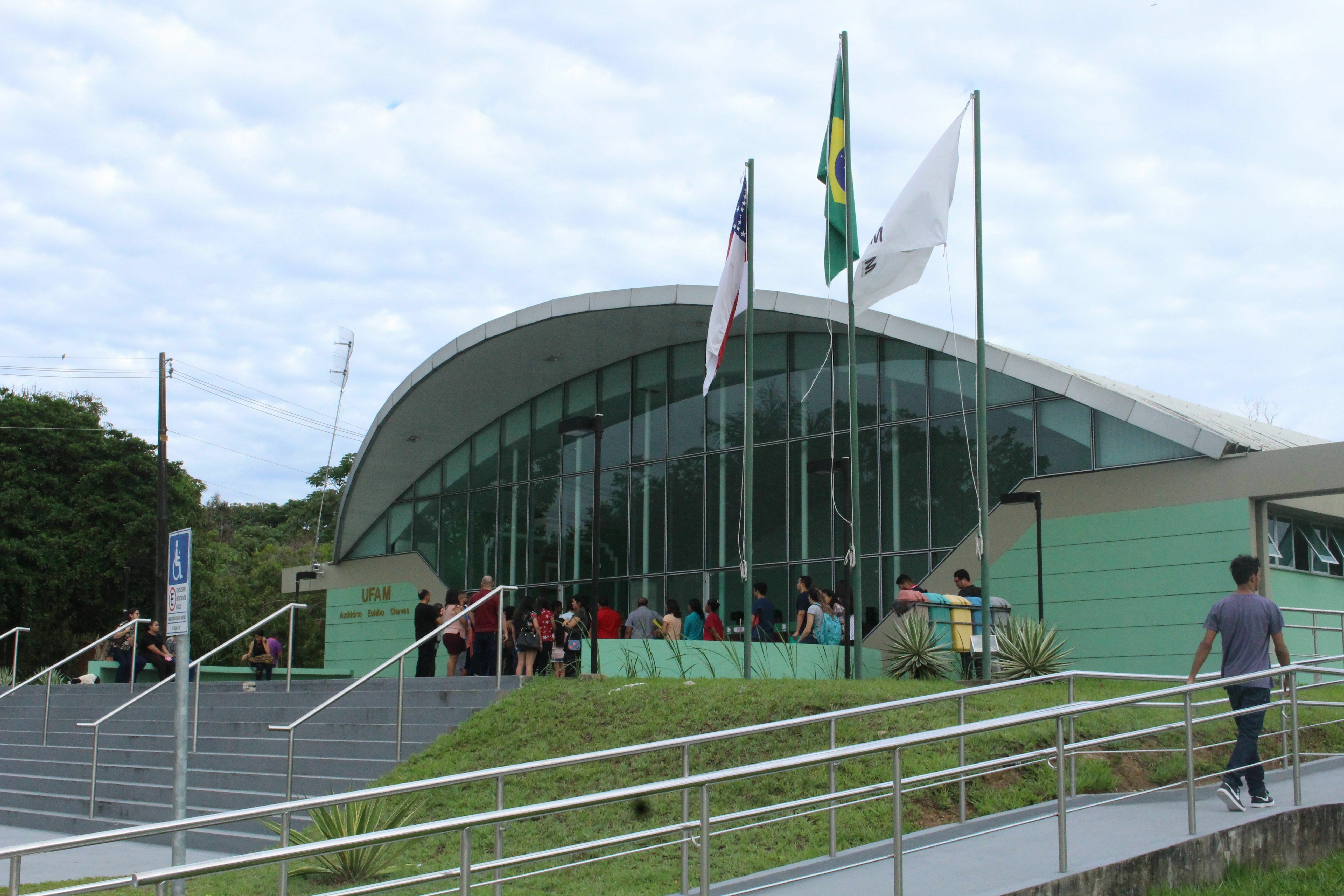 Em Manaus, matrículas estão sendo realizadas no auditório Eulálio Chaves - Setor Sul do Campus Universitário Arthur Virgílio Filho